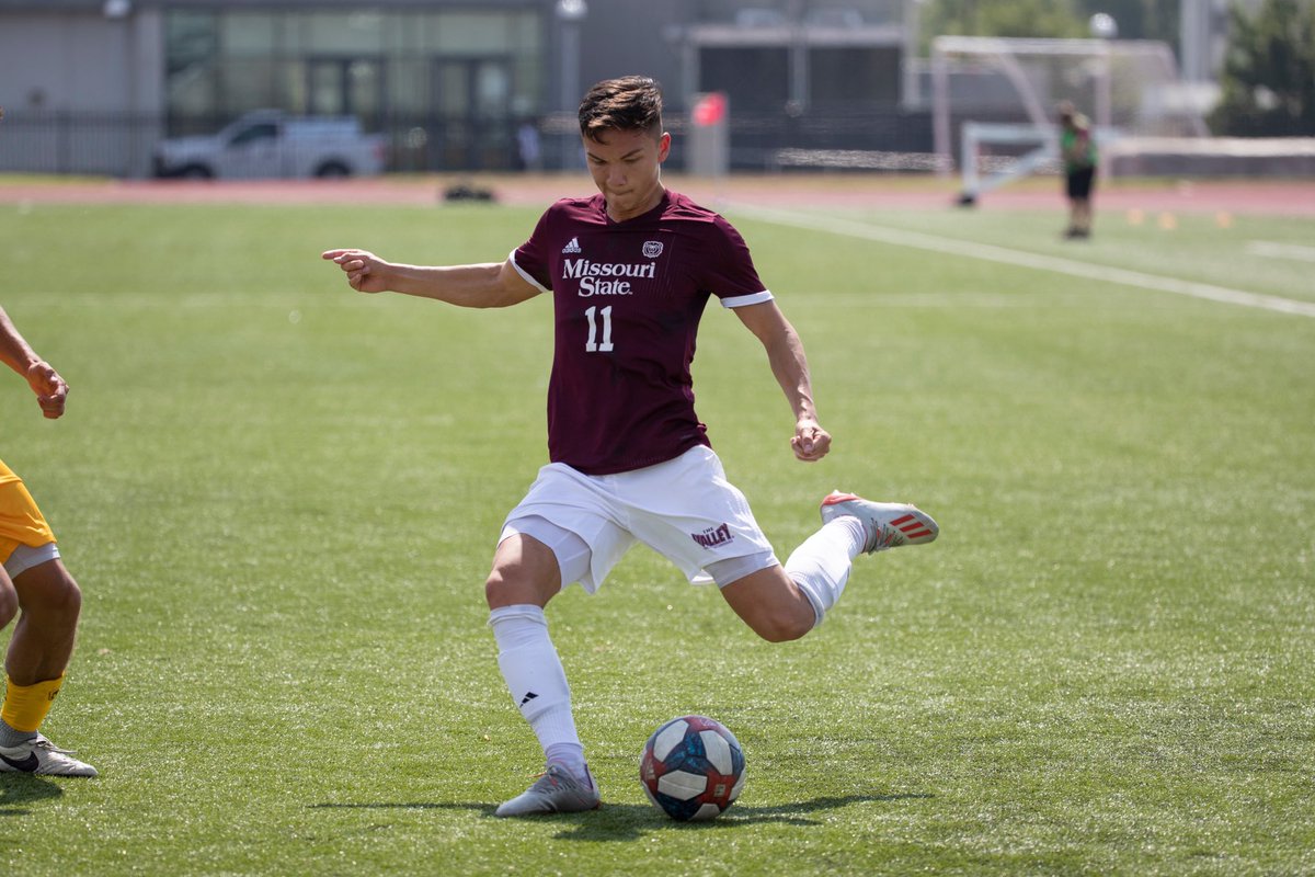 MoStateMSOC's tweet photo. 🚨🚨Senior Day Sunday 🚨🚨

Come out to Allison South tomorrow afternoon for our match against Drake at 1:00 and celebrate our four seniors: @MattBentley8 @BagsmanJones @stroudy_6 @stuwilkin 

....And you can also watch the only Division-I team with a perfect record 😏 #MSUBears https://t.co/PPM5iuHwYw
