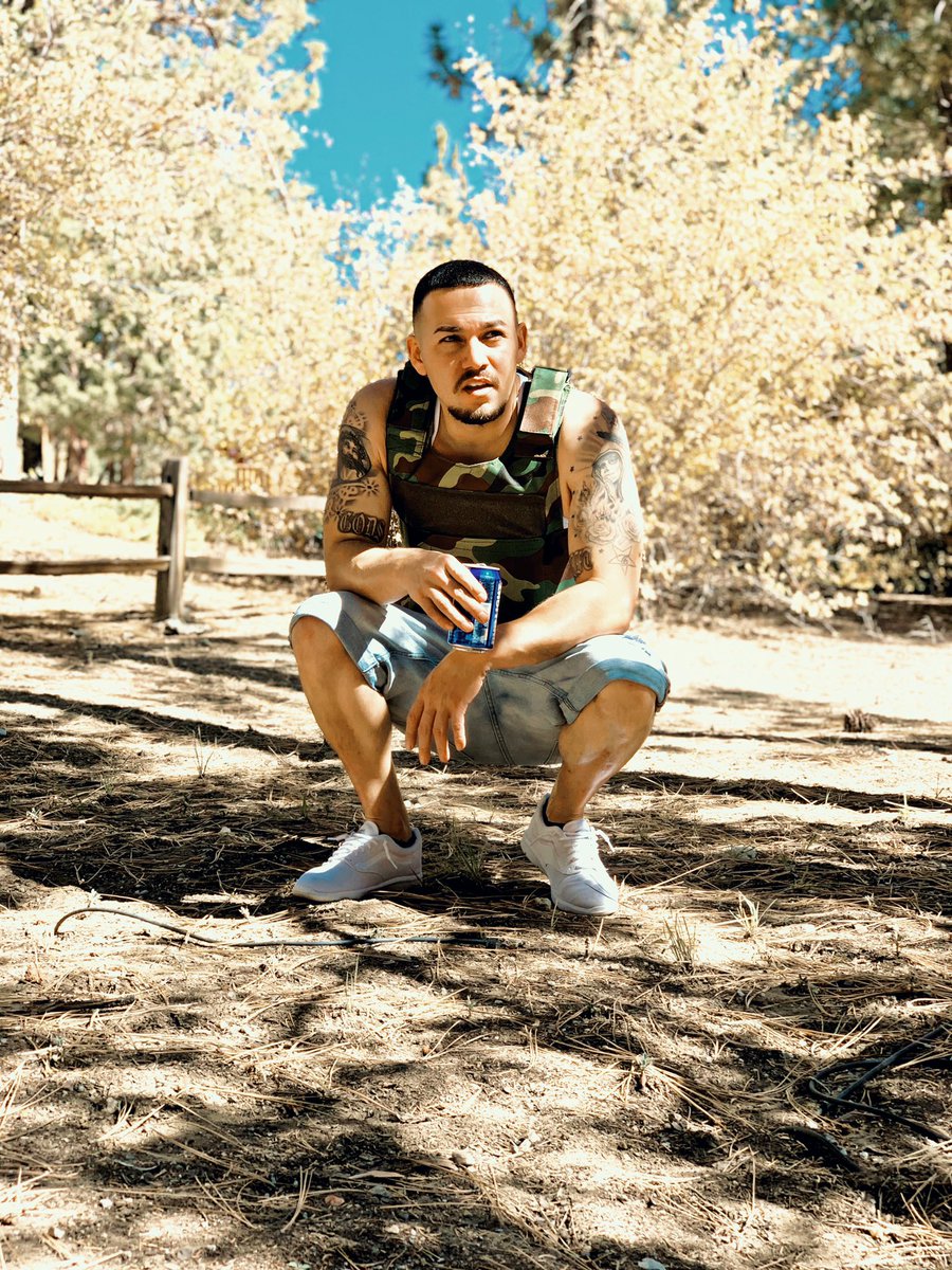 Lowkey_4real's tweet image. ᴵᵗ'ˢ ᴹʸ 🄱🄸🅁🅃🄷🄳🄰🅈 #lowkey #lowkeysaidit #lowkeymusic #indio #31yrs #birthdayboy #bdayvibes #suitup #mexican #brownpride #thedevilscartel #camoflauge #vest #happybirthday #happytobealive #youseeme #letmebegreat