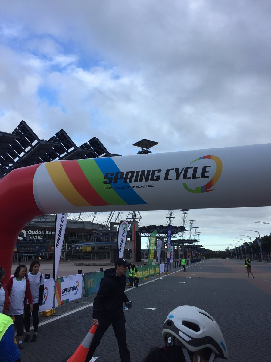 Permanently23's tweet photo. Cycling off some mild jet lag today. A great way to start the day in beautiful #Sydney #SpringCycle https://t.co/YFCBGMzL8k
