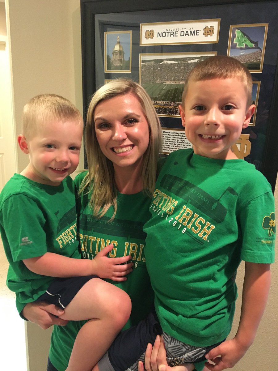 jillian_subich's tweet photo. Go Irish, Beat Trojans ☘️#NDRollCall https://t.co/zdXXgMeAZ8