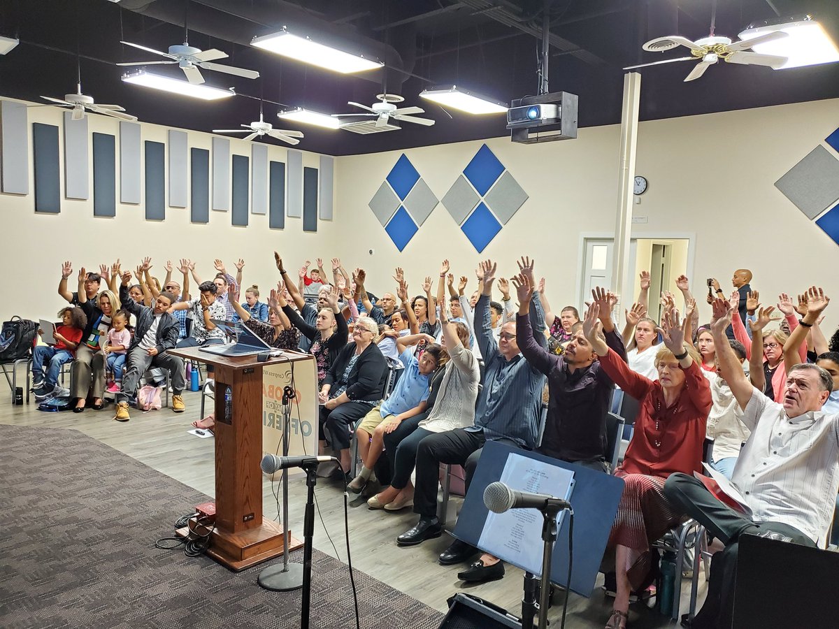 NewPathwayKC's tweet image. "WE offer our PURE HEARTS unto the Lord!"

#CWBNGDO #CWBNGlobalOffering #NewPathwayKC