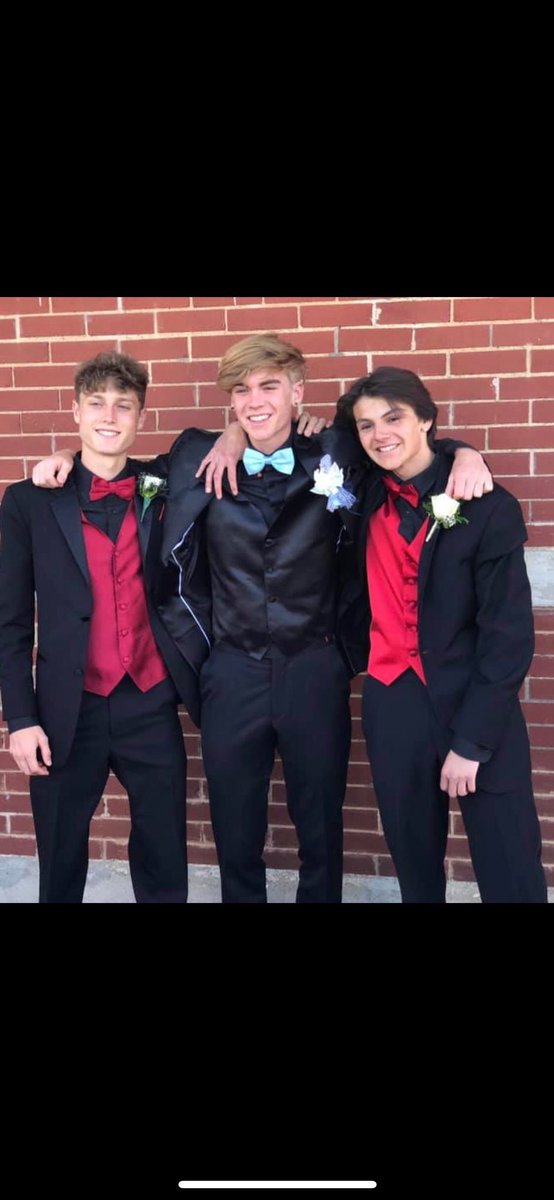 Cadez_3's tweet photo. Happy bday bro! Hope the frat life has been treating you well!🎉 https://t.co/67mxPpQfEL