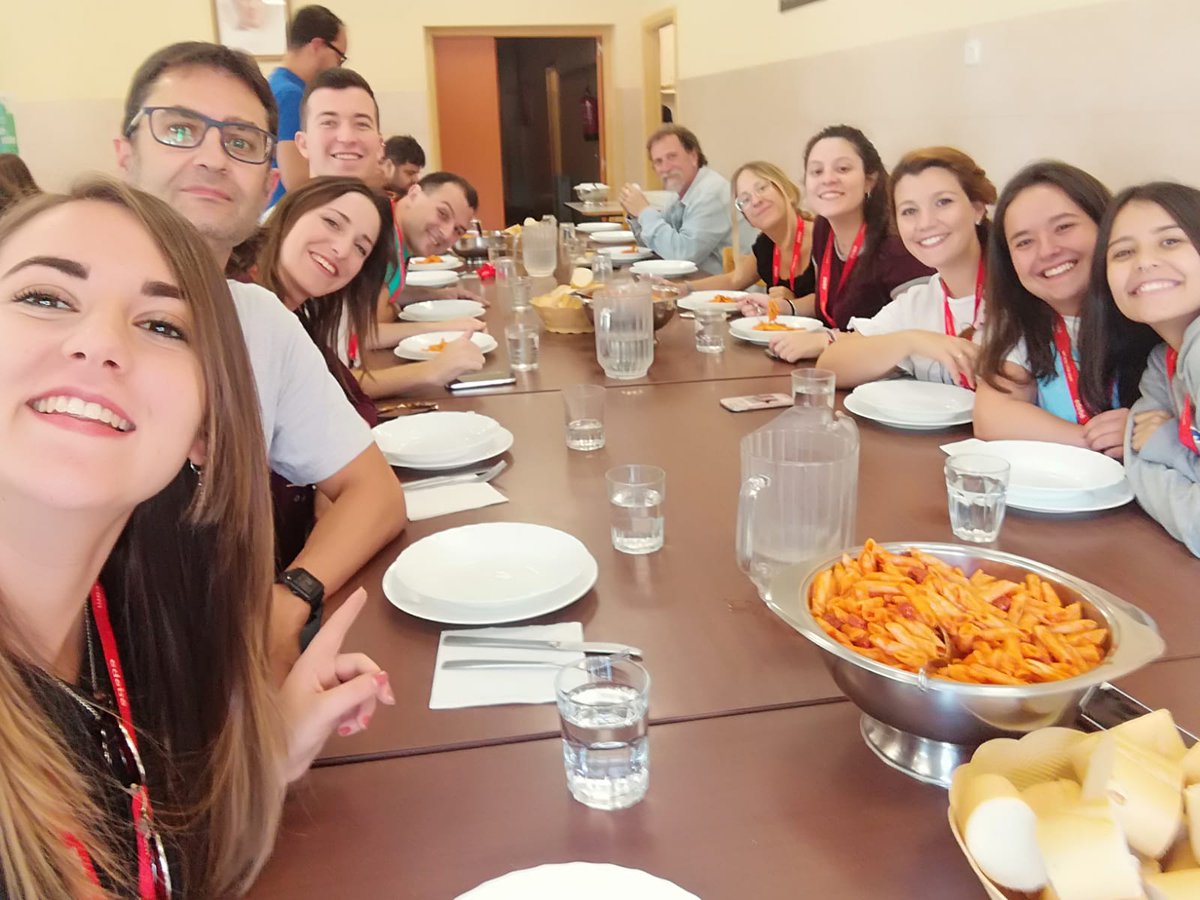 SalesianasEs's tweet photo. Encuentro nacional de COR'S en Mohernando este fin de semana. 18 jóvenes de nuestras casas de: Emilio Ferrari, Sant Andreu, Torrent,Valencia y Alicante. Una apuesta por la formación  en este campo del arte y al expresión. ¡Don Bosco te soñó artista! #AbreLosOjosHazloPosible https://t.co/9xVvQLcB8G