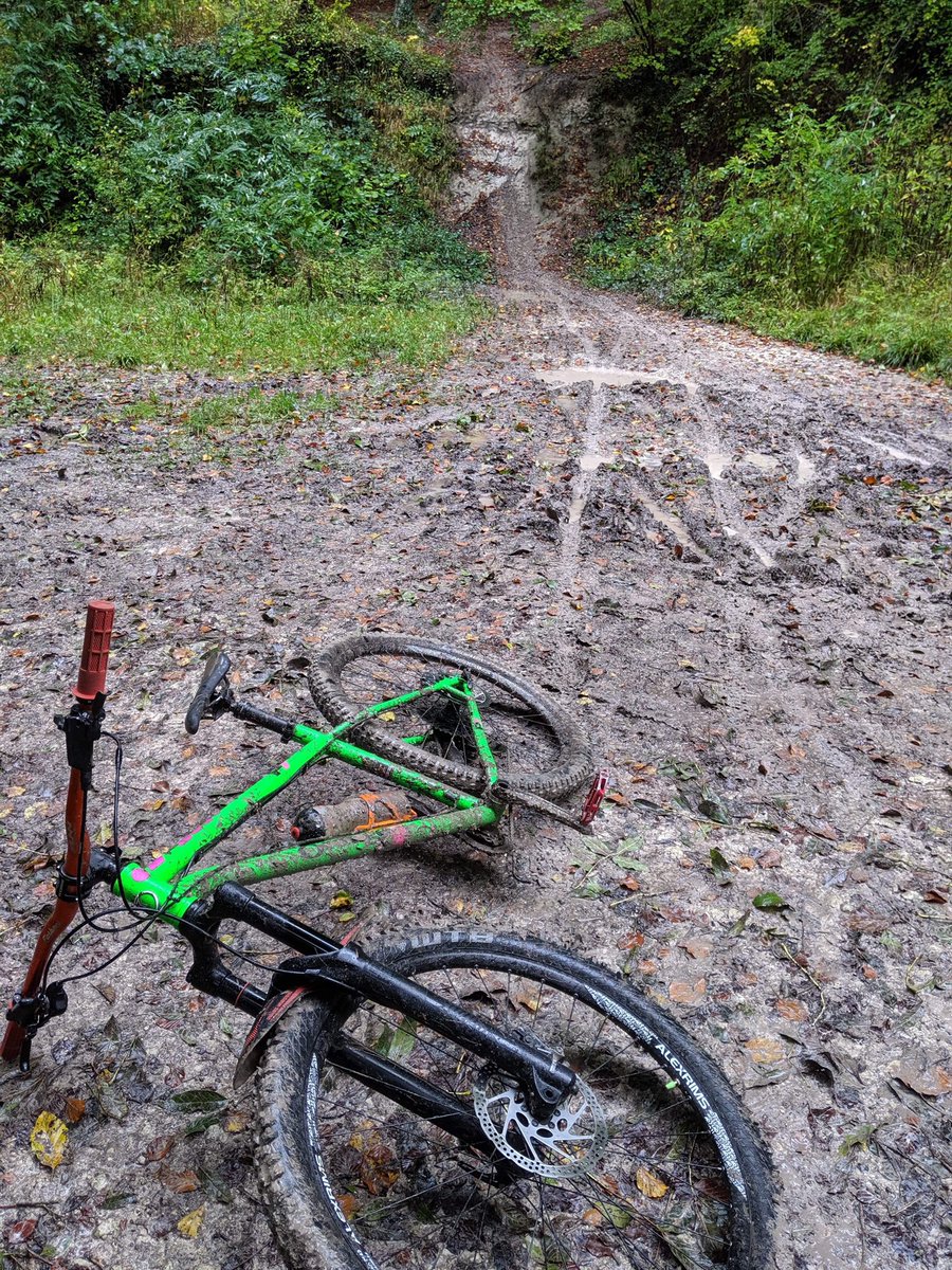 MaxBikesPR's tweet photo. @rockguardz MudGuardZ needed today! #cycling #cyclinglife #Mountainbike #mountainbiking https://t.co/VZsbXdGeFX