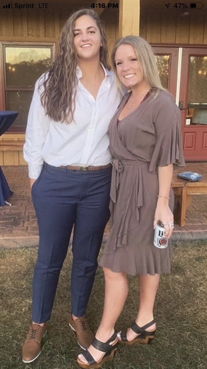 MauraHackney's tweet photo. wedding partnaaaa 💛😍 https://t.co/kOswJ3J7ca