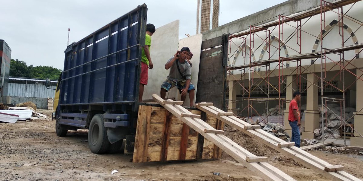 Batualamnusant4's tweet photo. MARMER UJUNG PANDANG UKURAN SLAB untuk lantai proyek masjid agung kubah intan Lampung.

KING STONE 
BATU ALAM_MARMER_GRANIT
081281113574/wa/TLP
https://t.co/5ruaqiiLu0

#batualam_nusantara
#kingstonebatualam
#amisaputra
#putritamaya_stone https://t.co/JQgOZXXLHX