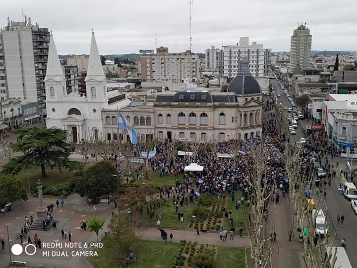 tunykollmann's tweet photo. Olavarria acto de Macri https://t.co/y2yKKhHQjQ