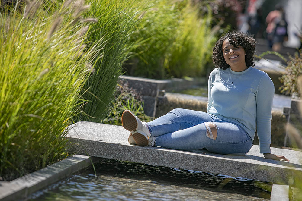 stonybrookalum's tweet photo. For future alumna Tiana Reyes '19, deciding to study cancer biology was a very personal decision. After losing her mother to breast cancer when she was 11, her interest was fueled to understand the disease and help those who are suffering.
Read more: https://t.co/IzZR5zMkRD https://t.co/MgGunsVNDt