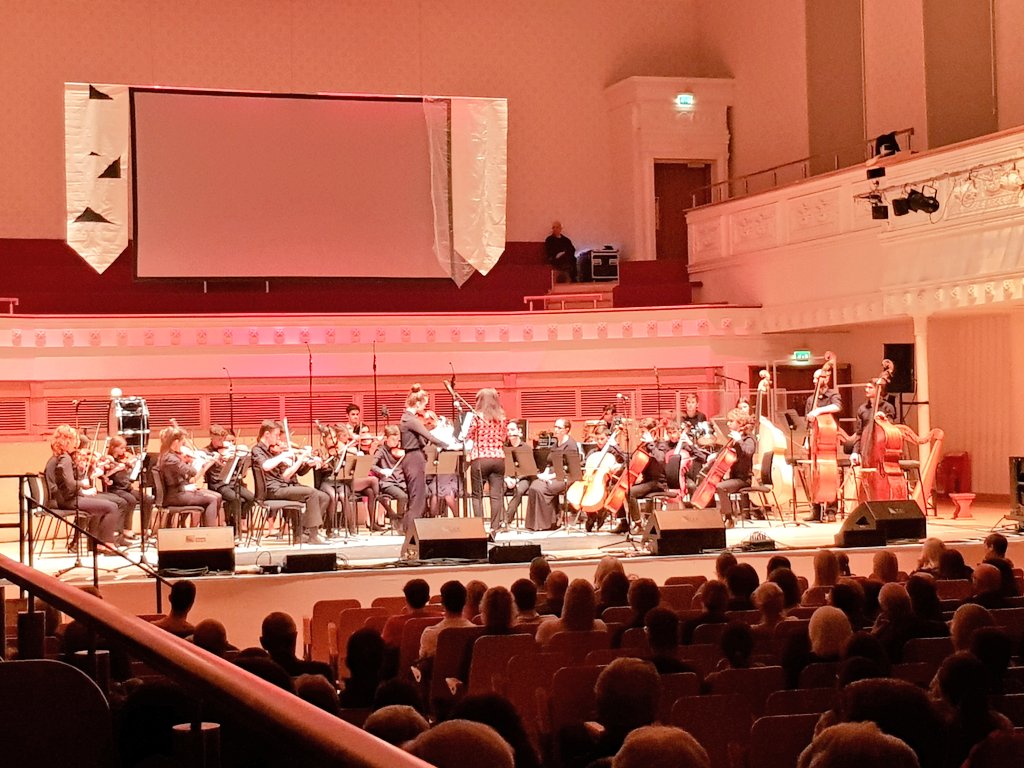 SenoraCT's tweet photo. Whit a nicht! A celebration of language and music- I could greet it's that good. Bravo @SGGArdsgoil @ModGhlaschu2019 #modghlaschu2019 https://t.co/OUh2nWG8YO