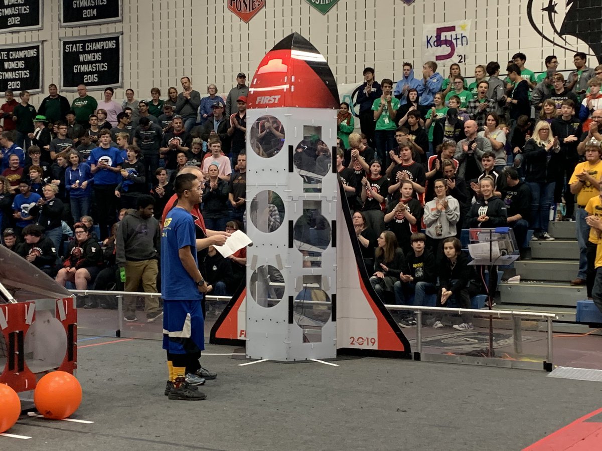 4229Magnetech's tweet photo. Before alliance selection: our own co-captain Poe received a $500 scholarship for his essay on how FIRST Robotics has changed his life. Congratulations! #omgrobots https://t.co/fGV6QMgcLt