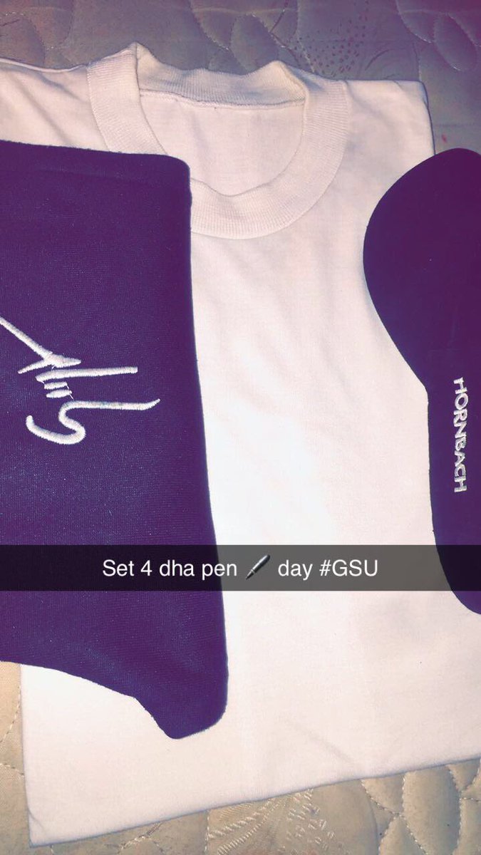 albasheerabubak's tweet photo. All glory to God almighty for makin it possible for me to c dis day,to my parent n siblings u jst d best,few days back i was lyk "mum am almost there"bt am now proudly saying "mum i ve made it"
#proudlyHistorian
#GSUdonendusted
#Classof2k19 https://t.co/trq6W5NrZw