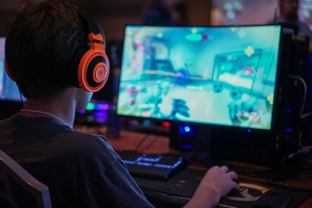 LacledesLAN's tweet image. Just another day in LAN paradise! Laclede&apos;s LAN Fall 2019 is finally here! #STL #eSports @JoinLANFest