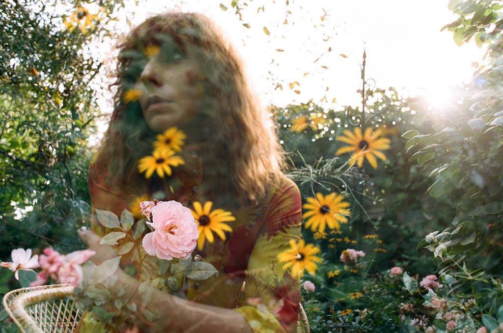 RoseOfTheWest's tweet photo. The flowers are dying, the leaves are falling, &amp; we’re performing our moody melodrama in MKE for the last time this year! 11/2 Back Room @ Colectivo. All ages! Doors 7p Music 7p

@LadyCannon_Band &amp; @PalmGhosts will join us🖤🌹🎶

https://t.co/CVuzf48RJE https://t.co/XhgBesLNoE