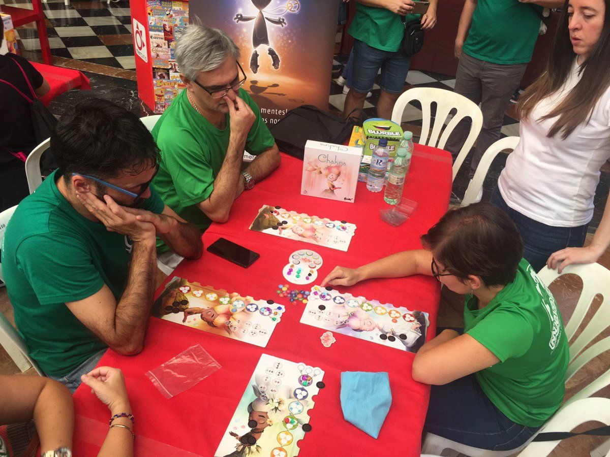 acmueveficha's tweet photo. Con @Mercurio_Juegos Jugando a varios títulos como #Chakra, #PanicDinner, #CarnavalDeMonstruo y #MagicRace #FestivalJT19 https://t.co/kkdfjfpHBq