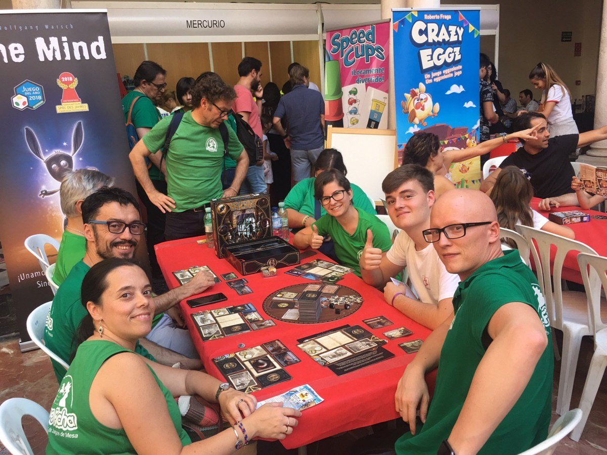acmueveficha's tweet photo. Con @Mercurio_Juegos Jugando a varios títulos como #Chakra, #PanicDinner, #CarnavalDeMonstruo y #MagicRace #FestivalJT19 https://t.co/kkdfjfpHBq