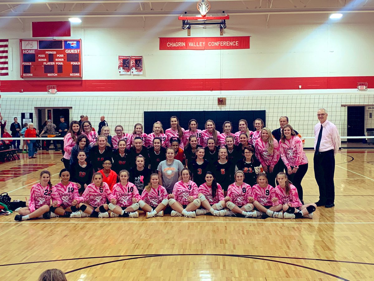 Thank you to everyone who came out and supported our team for our last home game, and Newbury for their last regular season game EVER. Your cheering and energy was awesome! Shout out to the middle school volleyball team for your loud cheers! 💕🐾🏐#cardinalvolleyball