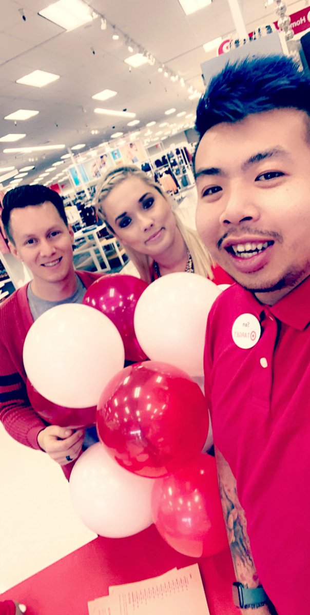 SamTruong9's tweet photo. Day TWO! Come join our team for our national hiring event at T0313!!! We’re excited for you to become an awesome part of our team!! #worksomewhereyoulove @SarahLooney19 @Kyle_T0313 @teagan_friend @anna_wigandt @drew_arrington https://t.co/39P1ySXkUZ