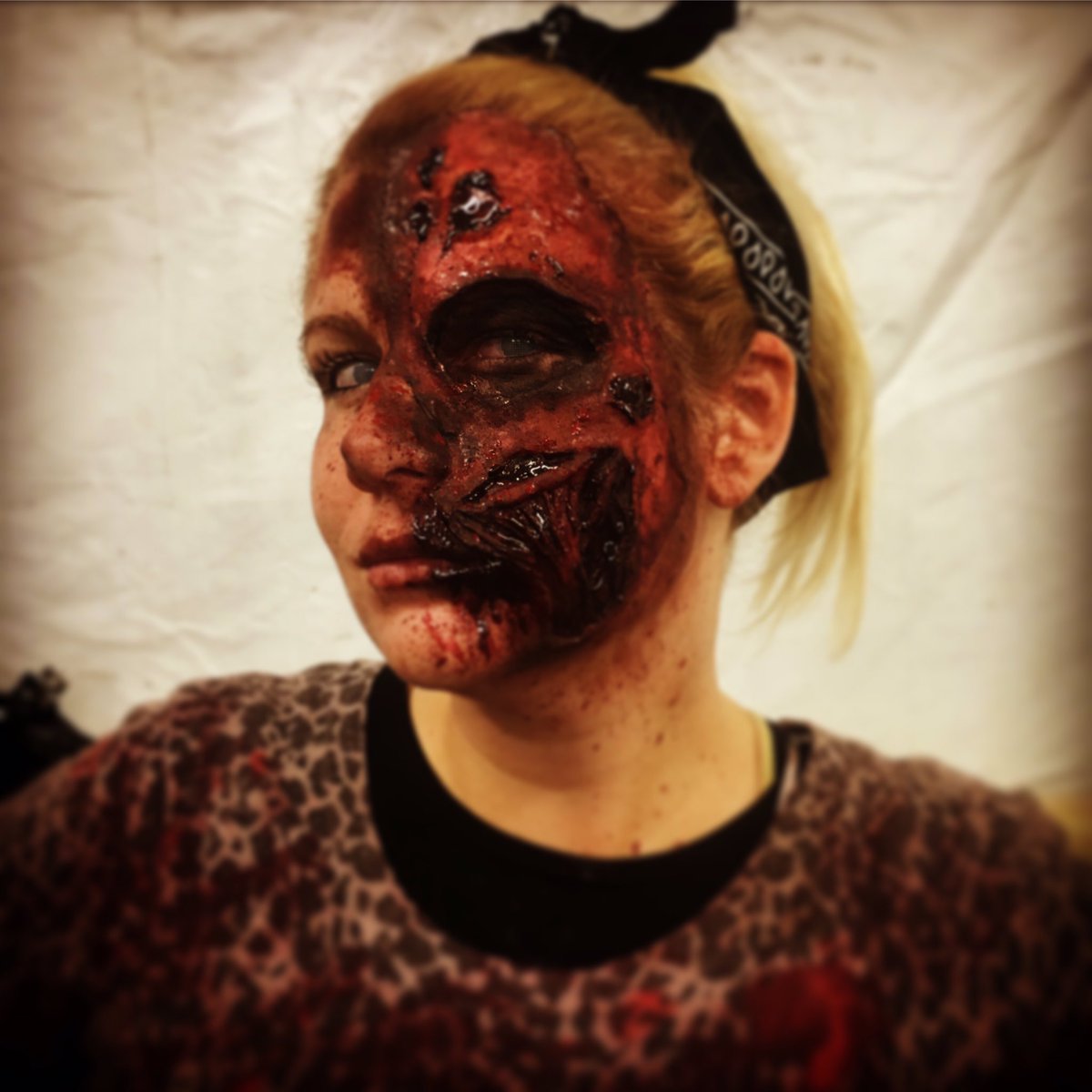 Anotheryoufp's tweet photo. Getting actors ready for screamfest who’s going? #Screamfest2019 #sfxmakeup #prosthetics #blood #halloween #scream https://t.co/6OyhKj1nUR