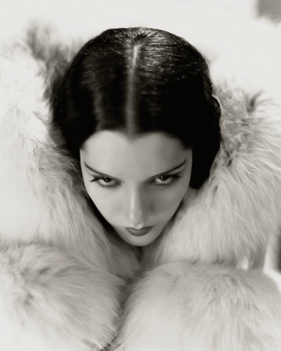 ForeverLouiseB1's tweet photo. Saturday’s Random Non-Louise Photo: Lupe Velez in a stunning portrait by George Hurrell, 1931. https://t.co/PStyoeJXwS