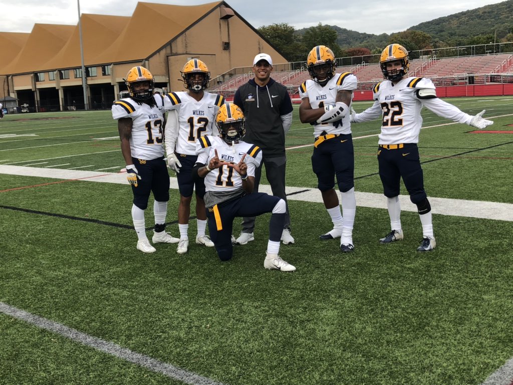 crickets17's tweet photo. 5-0 #wilkesu #gowilkes #bethechange    #fiveandzero #allwinnoplay #w #undefeated https://t.co/j9KC9i76q2
