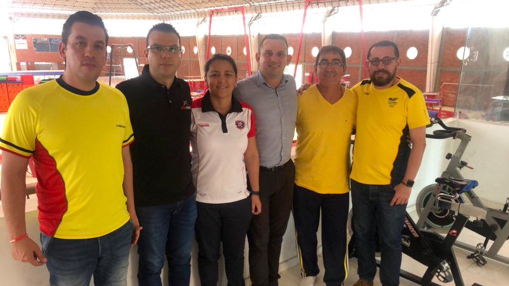 MinDeporteCol's tweet photo. Los profesionales del equipo #CENDER de Mindeporte visitan #Cúcuta para atender las necesidades de la comunidad en temas de reserva deportiva. https://t.co/BI3y6nQpL0