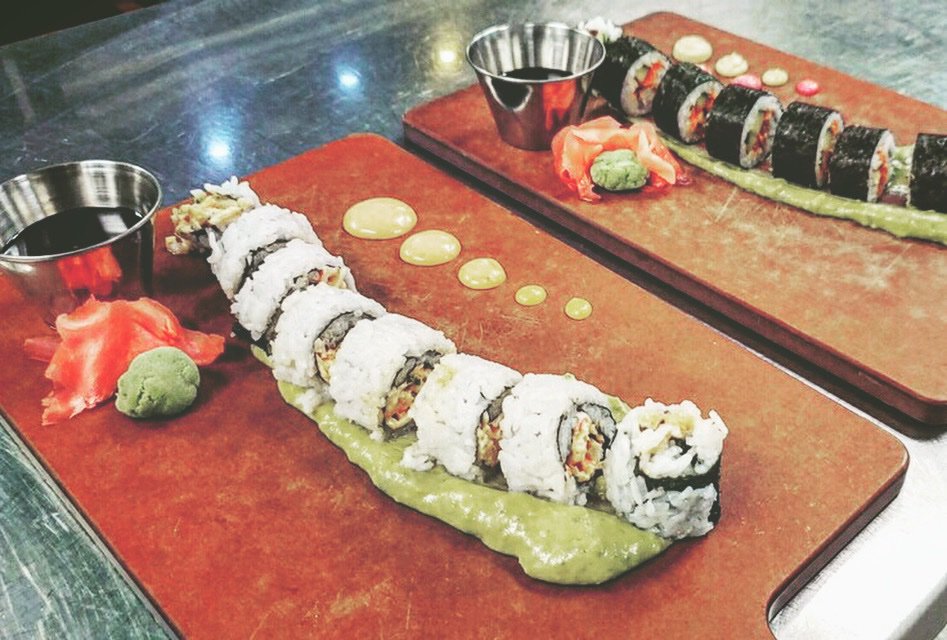 HamiltonKitchn's tweet image. This is how we roll at The Hamilton. IT'S SUSHI SATURDAY! Come enjoy tonight! #sushi #crab #rollin #thkpatio