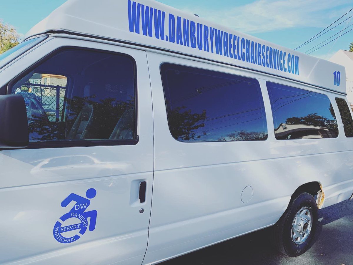 iLLinkCT's tweet photo. Saturday work #Danburywheelchairservices reach out to @ultimatelimoct for rates and details. https://t.co/qIxaEtEEsG