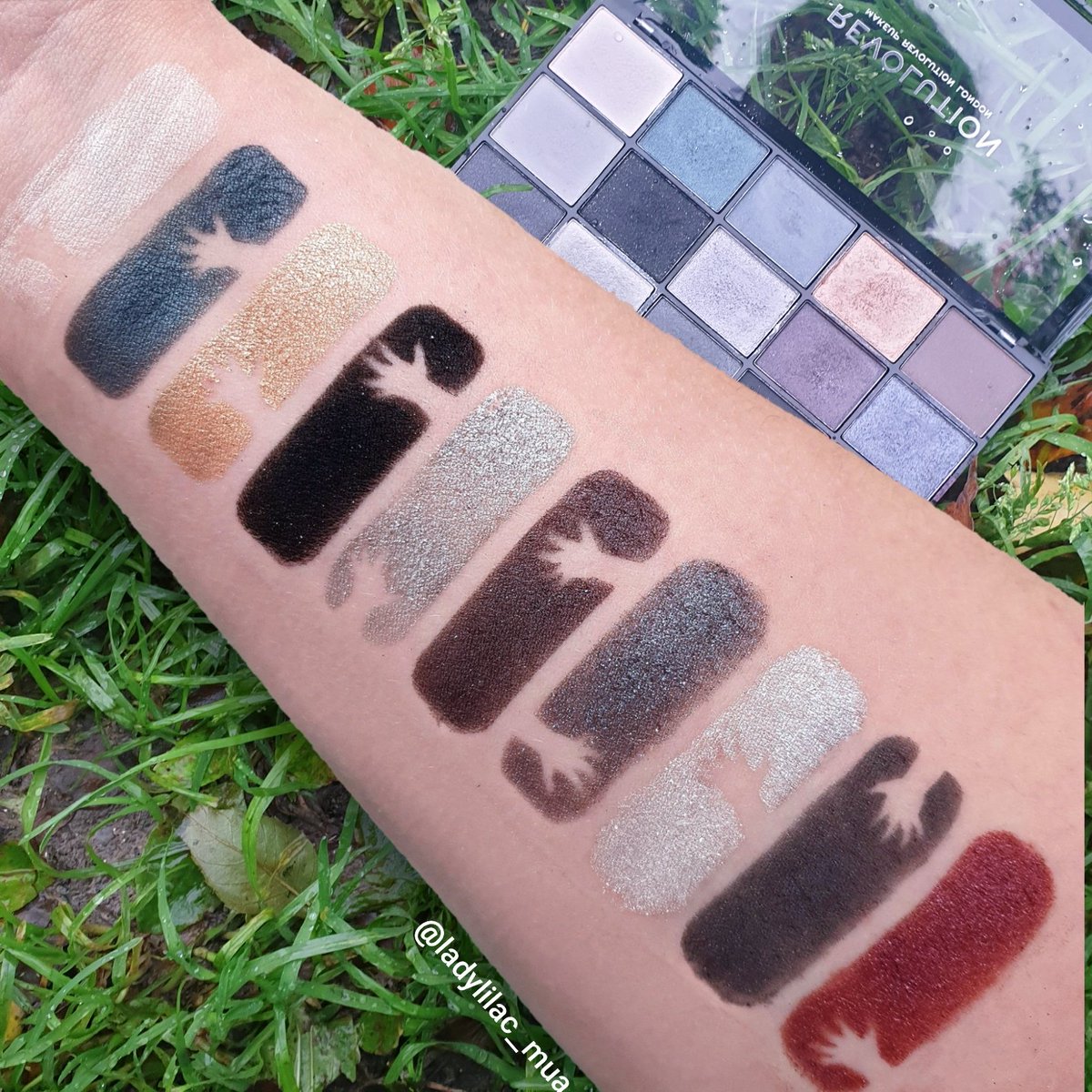 @MakeupRVLTN Reloaded Jewelled and Blackout Palettes & Swatches 👀💎🖤
#makeuprevolution #makeup #eyeshadow #eyeshadowpalette #makeupobsession #beautiful #swatches #swatch #swatchporn