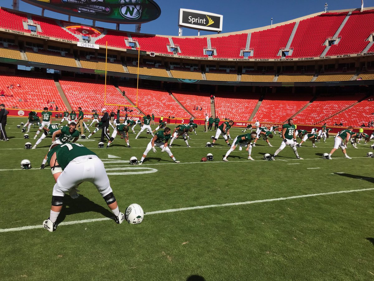Chern8585's tweet photo. Thank you @CoachWrightD , @NWCoachBC and the rest of the NW Missouri State coaching staff for having me down for a visit at Arrowhead stadium! Great win for the Bearcats 38-17 over Pitt St. I hope that I can come visit campus sometime soon!  @EDGYTIM @CoachBigPete @DeepDishFB https://t.co/pambhWw3Ly