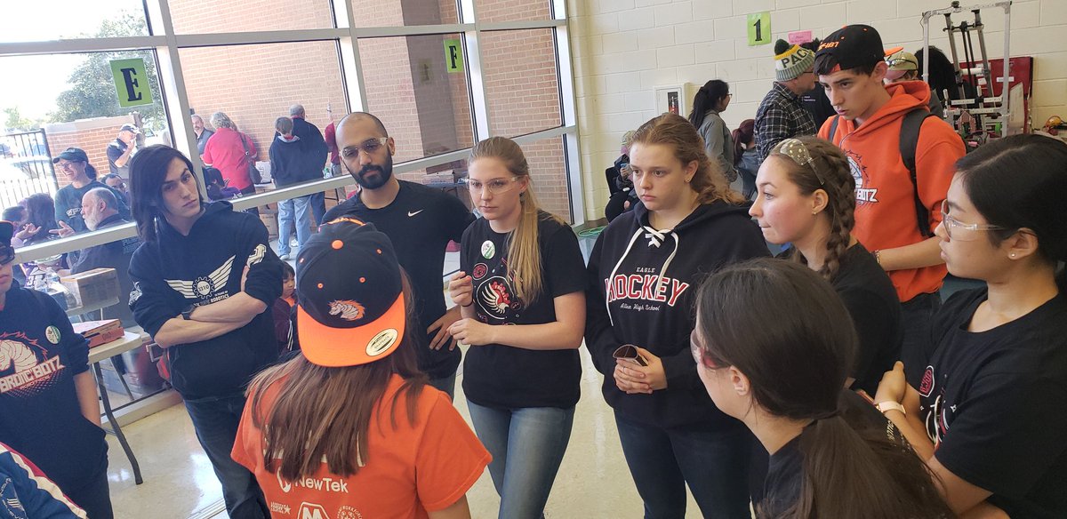 BroncBotz's tweet photo. Our #STEMgals went UNDEFEATED all day until Finals! #FirstTimeDriveteam today π§‘π€πCongrats ladies! #FeartheBow #omgrobots #morethanrobots #FIRSTLikeAGirl #2019txntx @NISDBrandeis @NISD @FIRSTinTexas https://t.co/b31w3q6lnZ