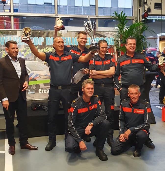 caroline_009's tweet photo. 🔥Westlandse Brandweerwedstrijden gewonnen door Maasdijk! 🏆Proficiat 🚒 Top geregeld Monster 👨🏻‍🚒👨🏻‍🚒 en de hele dag van duidelijke uitleg voorzien door spreekstalmeester 🎤@heewilco 
Meedoenisbelangrijkerdanwinnen #VeiligheidsdagWL Trotse regionaal commandant VRH  @estherlieben 👏 https://t.co/UYaNRkEKfS