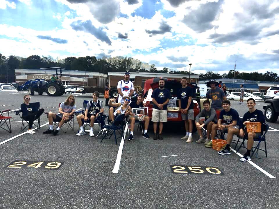 acmenshoops's tweet photo. We had a blast at trunk or treat for the cure! Thankful to give back to our community! #Currahee https://t.co/e6fRiSe3w0