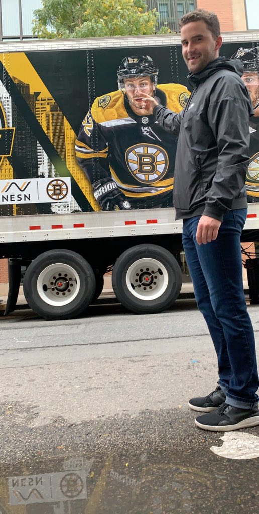 Always pick your friends wisely! <a href="/kurals9/">KURAL S</a> #OpeningNight <a href="/MiamiOH_Hockey/">Miami Hockey</a>