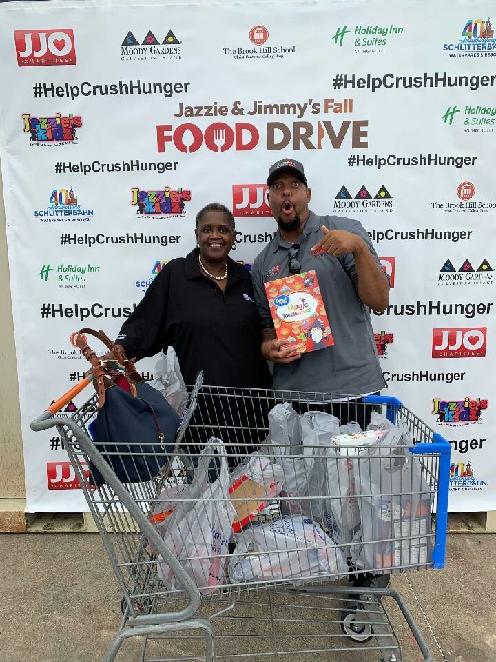 SETXFoodBank's tweet photo. Help @JAZZIEREDD2 and @JJORADIO across the finish line in the Fall Food Drive at Walmart (4145 Dowlen Road, Beaumont). It runs through Monday, Oct. 14 and they need more food donations to come in to help them reach their goal of 10K pounds collected to #HelpCrushHunger! Thanks! https://t.co/R74YKjOPWm