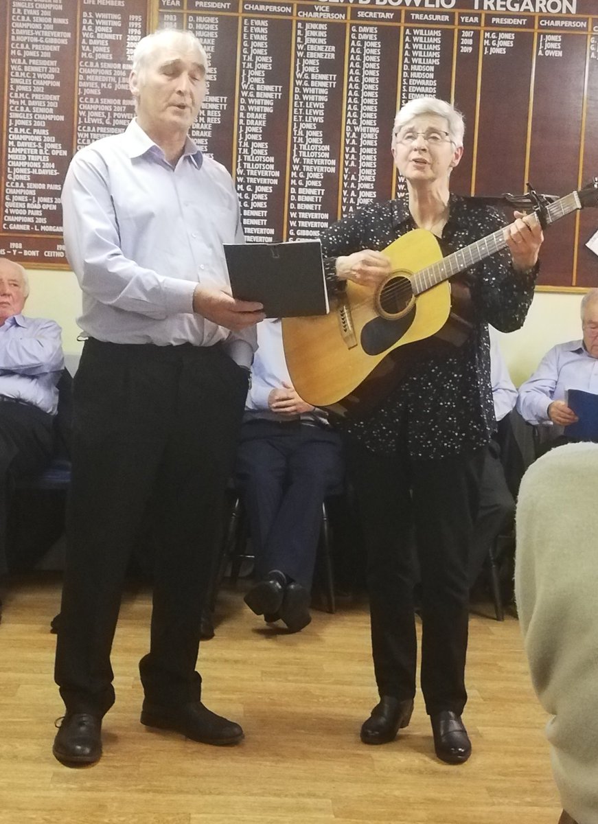 🏴 Elin Mair 🏴 (@elinmair77) on Twitter photo Diolch yn fawr iawn am y croeso cynnes yn Nhregaron heno yng nghyngerdd <a href="/ceredigion2020/">Eisteddfod Ceredigion 2020</a>
Braint i Ioan gael rhannu'r llwyfan gyda Parti Cantre'r Gwaelod, Eleri Roberts a'r hyfryd Trevor Puw 🎶🎵
#joiocanu #croeso #diolch
<a href="/EisteddfodBont/">Eisteddfod Bont</a> Diolch yn fawr iawn am y croeso cynnes yn Nhregaron heno yng nghyngerdd <a href="/ceredigion2020/">Eisteddfod Ceredigion 2020</a>
Braint i Ioan gael rhannu'r llwyfan gyda Parti Cantre'r Gwaelod, Eleri Roberts a'r hyfryd Trevor Puw 🎶🎵
#joiocanu #croeso #diolch
<a href="/EisteddfodBont/">Eisteddfod Bont</a>