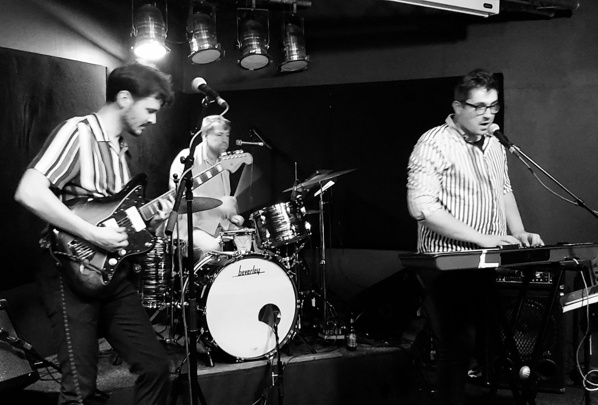 Alistair Braidwood (@scotswhayhae) on Twitter photo No better way to spend a Saturday night than <a href="/thegladcafe/">The Glad Cafe</a> for #glorioustraces, with <a href="/jonniecommon/">Jonnie Common</a> & @mrchrisduncan in fine form... No better way to spend a Saturday night than <a href="/thegladcafe/">The Glad Cafe</a> for #glorioustraces, with <a href="/jonniecommon/">Jonnie Common</a> & @mrchrisduncan in fine form...