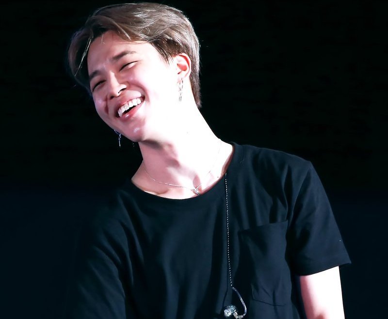 bangtadise_'s tweet photo. Feliz cumpleaños a la persona que llegó a mi vida a darle color, a ser la luz, la alegría y esperanza que necesitaba. Mi ángel, lo que más deseo es que seas feliz, me llena el alma verte así y daría y haría todo porque tu sonrisa no desaparezca de tu preciosa cara.
#HappyJIMINday https://t.co/V9DpUEXEPx