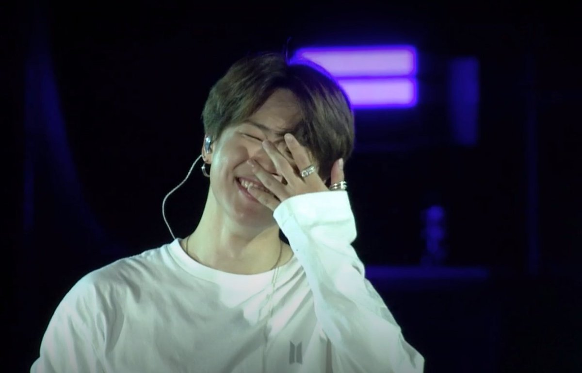 bangtadise_'s tweet photo. Feliz cumpleaños a la persona que llegó a mi vida a darle color, a ser la luz, la alegría y esperanza que necesitaba. Mi ángel, lo que más deseo es que seas feliz, me llena el alma verte así y daría y haría todo porque tu sonrisa no desaparezca de tu preciosa cara.
#HappyJIMINday https://t.co/V9DpUEXEPx