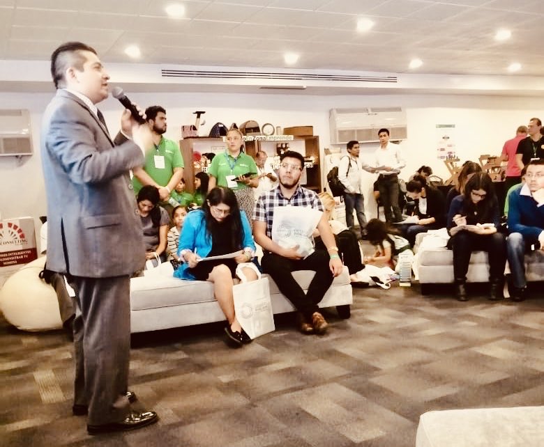 SedecoCDMX's tweet photo. #DesafíoPyme2019
🎓Taller de #Diagnósticos empresariales impartido por el Mtro. Cuauhtémoc León Puertos de la Unidad Politécnica para el Desarrollo y la Competitividad Empresarial #UPDCE @IPN_MX
👉🏼#HaciendoEquipo para incentivar #cooperativas en la #CDMX
✅#NODESS Vida y Saberes https://t.co/MdeITad8vz