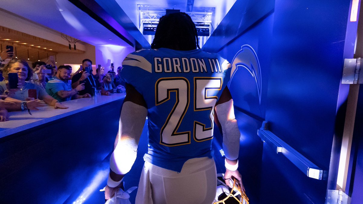 female chargers jersey