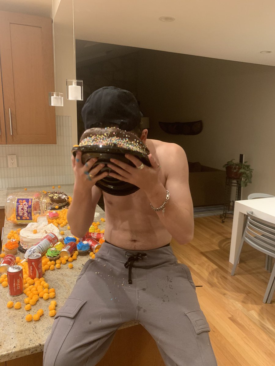 jacobsartorius's tweet photo. idk why i thought this was so funny 🤣 https://t.co/ieDhAW34s0