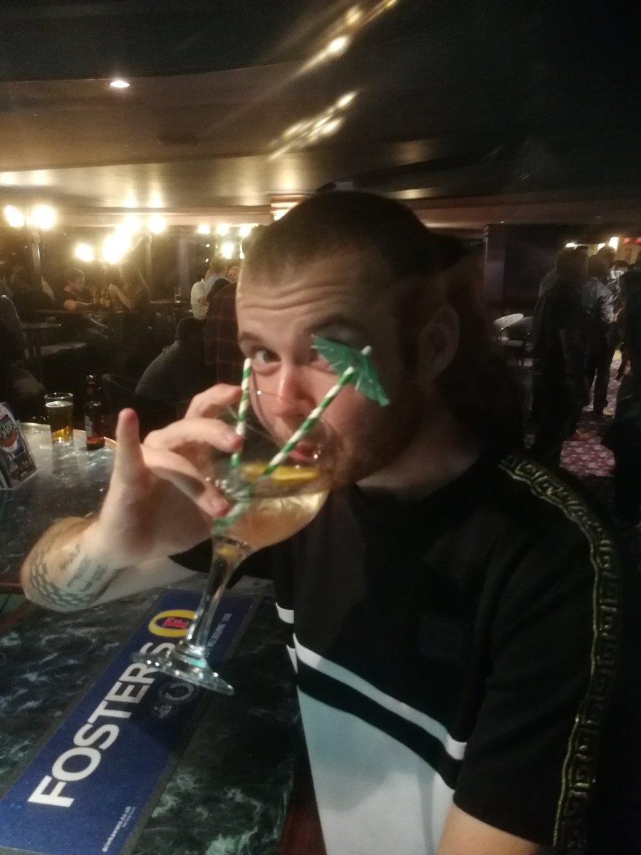 Er.... <a href="/iamJ_V/">J-V</a>?