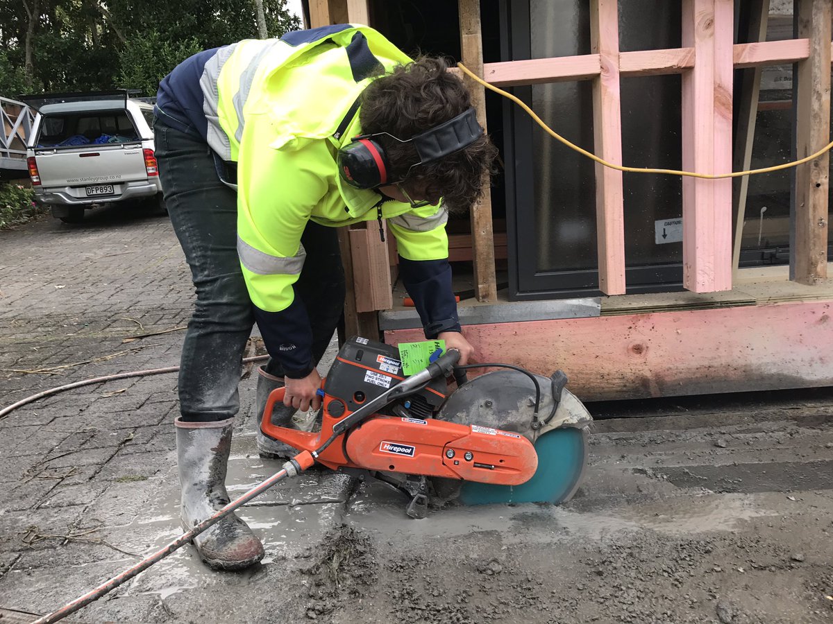 AdiAmbozi's tweet photo. @VGVLPodcast Pop over, I will land you my tools (toys) #ladybuilder https://t.co/X3gWpr0g6R