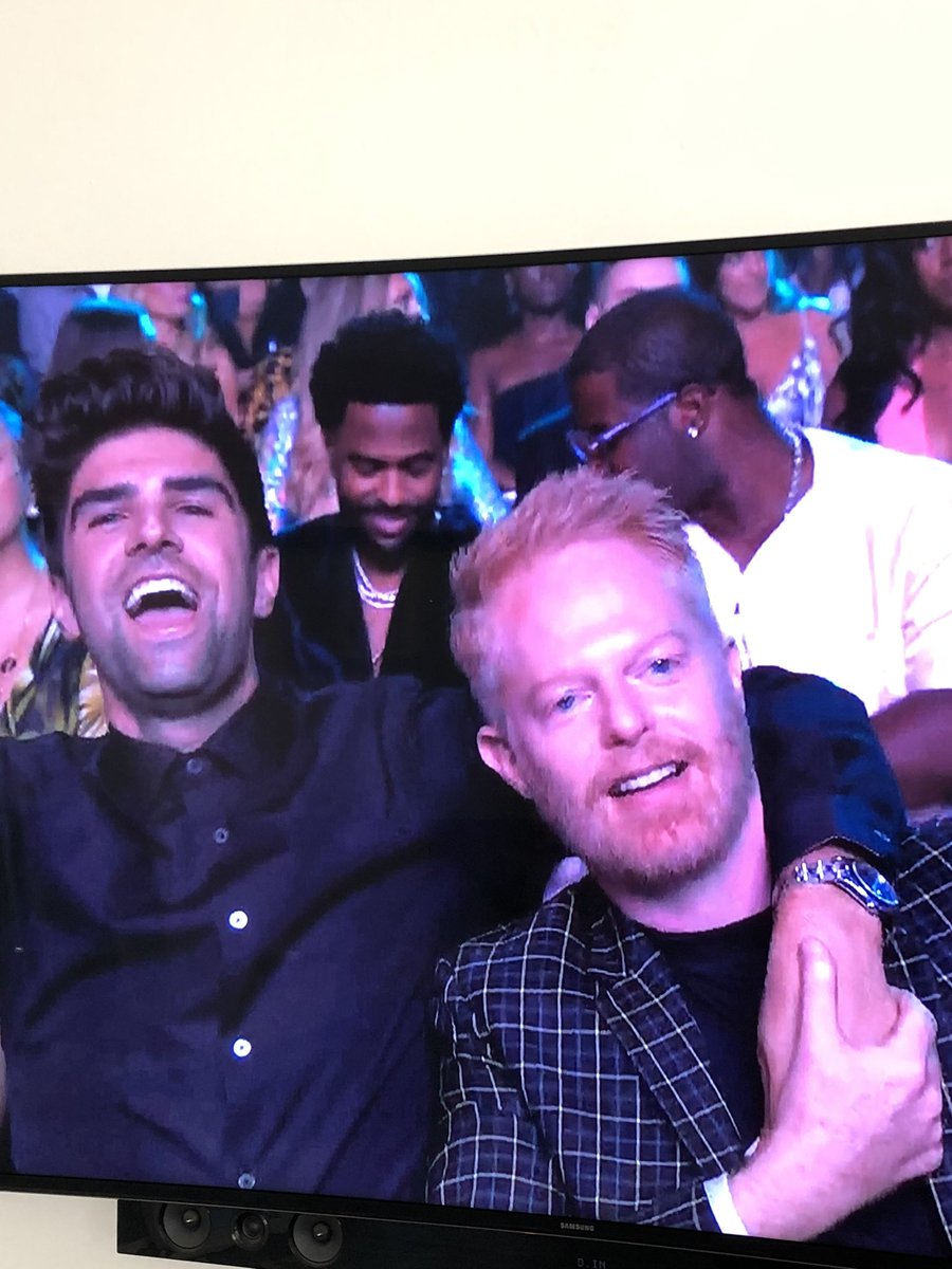 ChadRoberts98's tweet photo. @jessetyler watching mtv awards. There you are enjoying @taylorswift13 @ModernFam https://t.co/MI7SNRoZuk