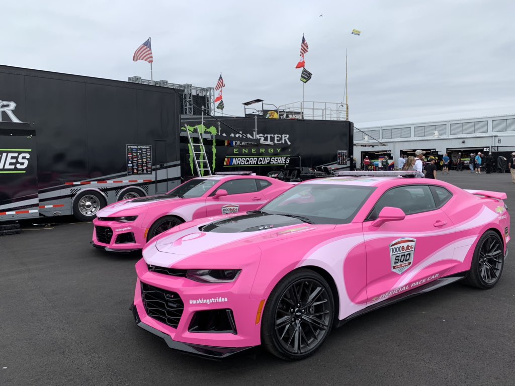 GalsWander's tweet image. Woke up this morning to the sound of  @teamchevy #breastcancerawareness #pacecar #racing the #talladegasuperspeedway. This gorgeous pink #Camaro started our day of @nascar @sugarlandsshine race day. @talladegasupers #nascar #raceday #1000bulbs500 #Talladega #WhereGalsWander