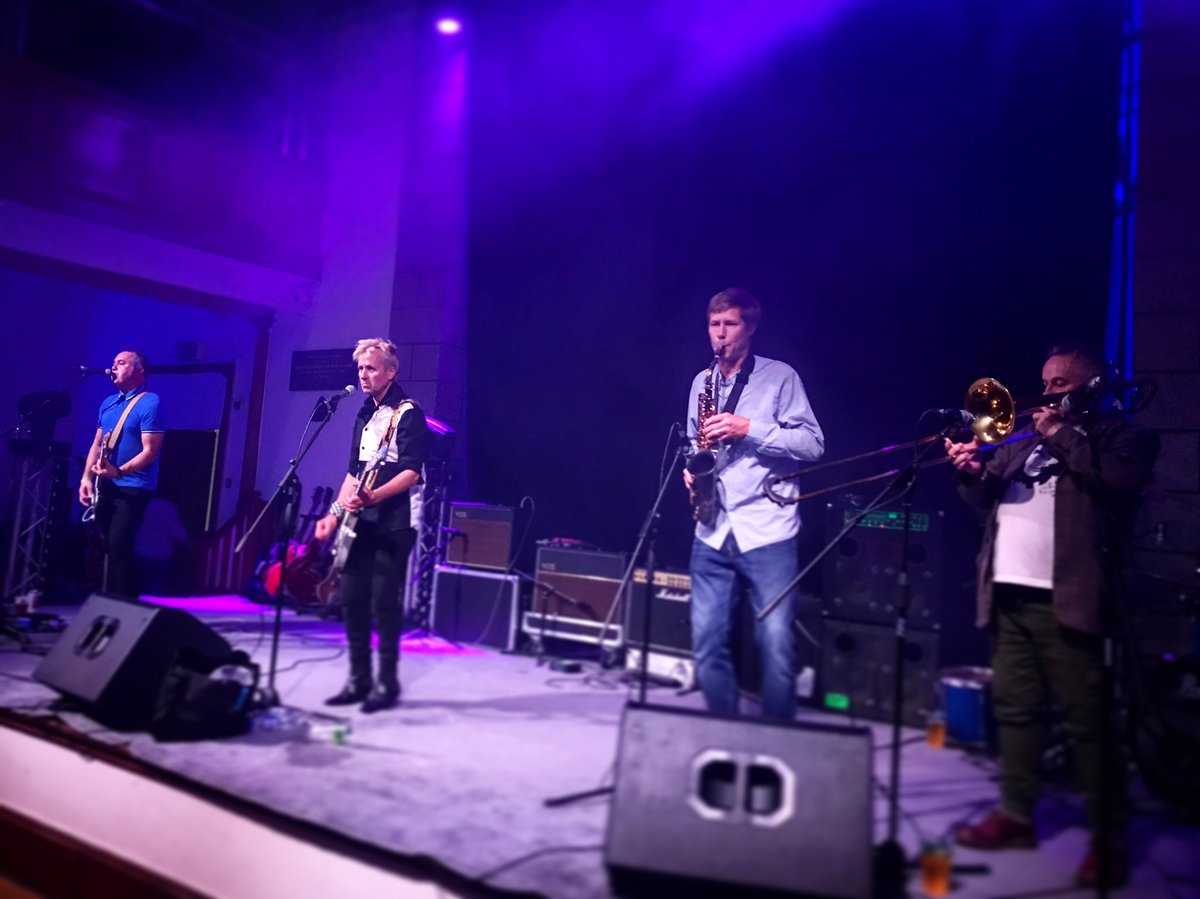 TomGirard's tweet photo. From folk to psyche indie pop via mod, powerpop and garage rock, a great night at @StJamesGsy celebrating (whether entirely intentionally or not) the many musical guises of Mark Le Gallez!
#music #livemusic #guernsey #TheCrowband #TheCrowman #TheRisk @TheeJenerators #SacredHearts https://t.co/1dhj667Wf7
