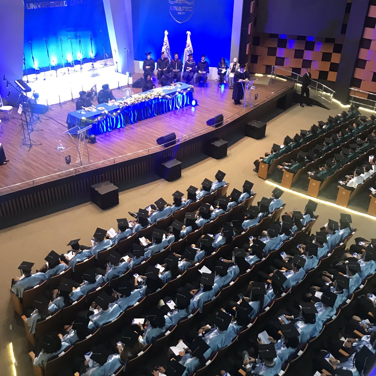 UNAPEC's tweet photo. Iniciamos la tercera y última tanda del día de nuestra #GraduaciónOrdinariaUnapec2019, donde recibirán su título los graduandos de los Decanatos de Ingeniería y de Artes. #OrgulloUnapec https://t.co/H5eI9lcoCB