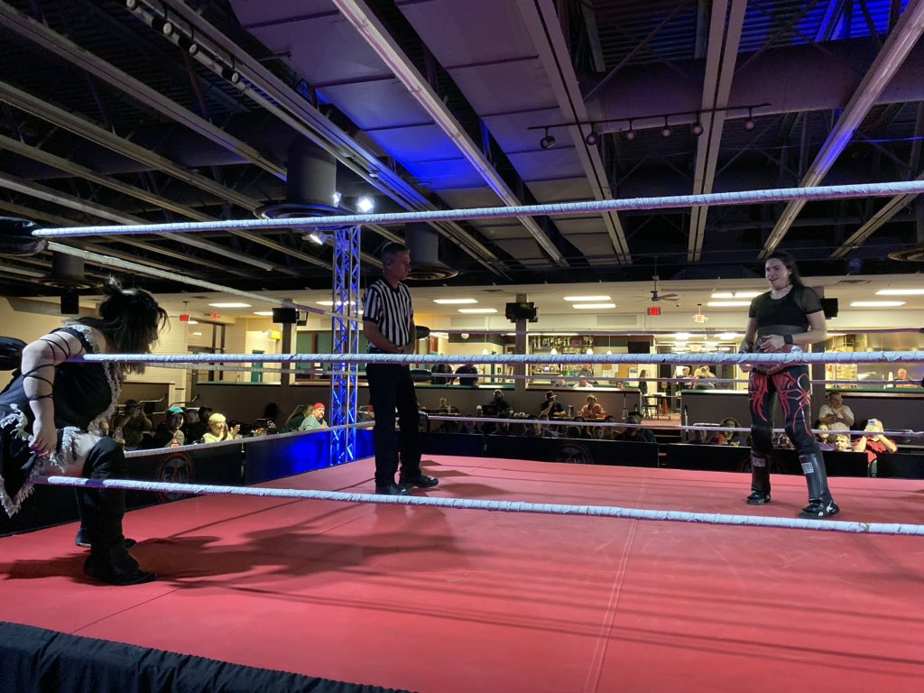 WrestlingCheers's tweet photo. #DBI8 continues with @ReginaHBadger vs Natalie Mae for the @OCWonline Women’s Champion. https://t.co/6MWEd5klk6