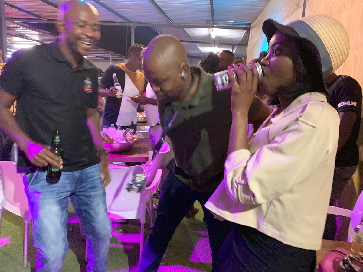 kabelodick's tweet photo. I didn't go to blome bt Limpopo is doing the Lord's work I don't even have FOMO my sisters are making my night #sweetphops https://t.co/jKZxdAzy6U