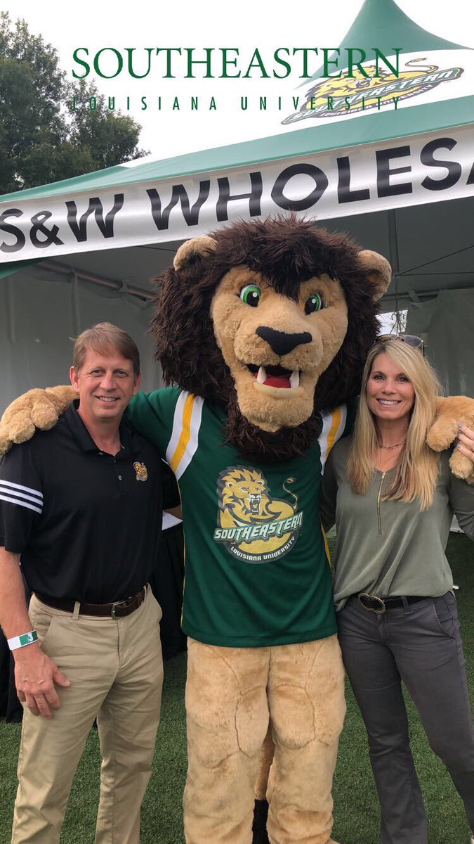 teresadillon01's tweet photo. Beautiful day for SLU Homecoming! https://t.co/KUdPp9kVzL